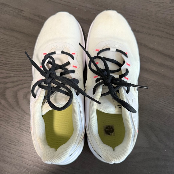 Nike Women’s Legend Essential 2 Fitness Performance Sneakers  Size 8 - Picture 6 of 11